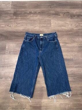 We the free, size 32, dark wash jhorts, raw hem
